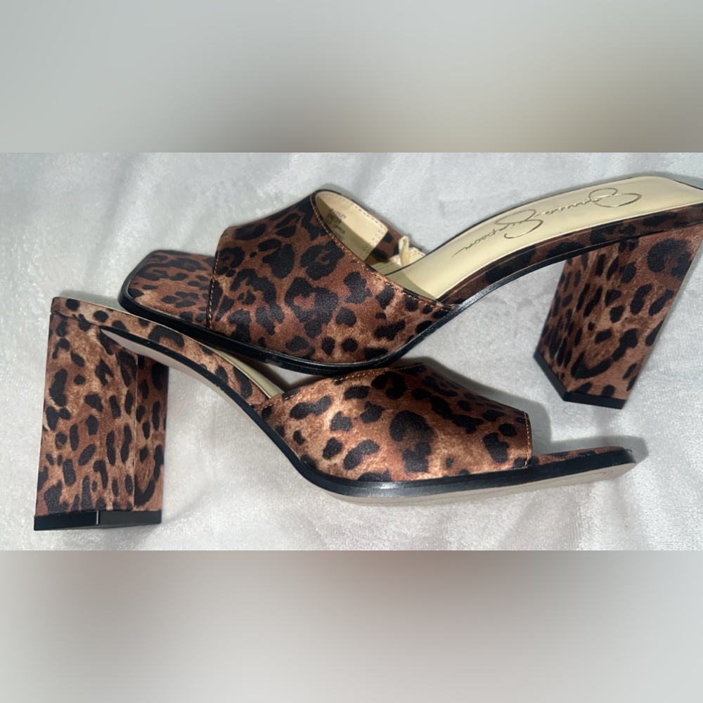 New without box Jessica Simpson Women Mule Block Heel Shoes. 
Size 8